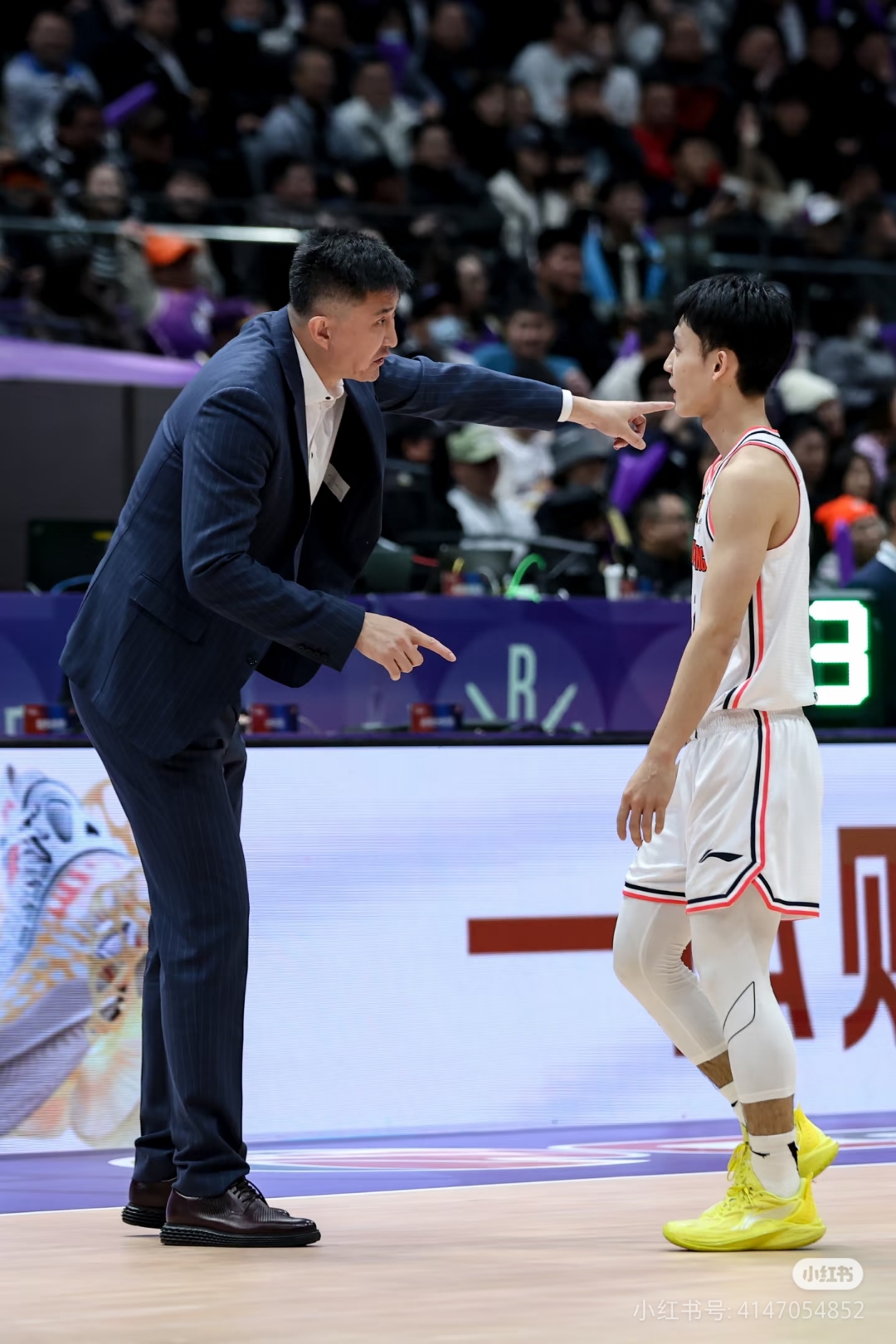 教练战术精妙，全队配合默契